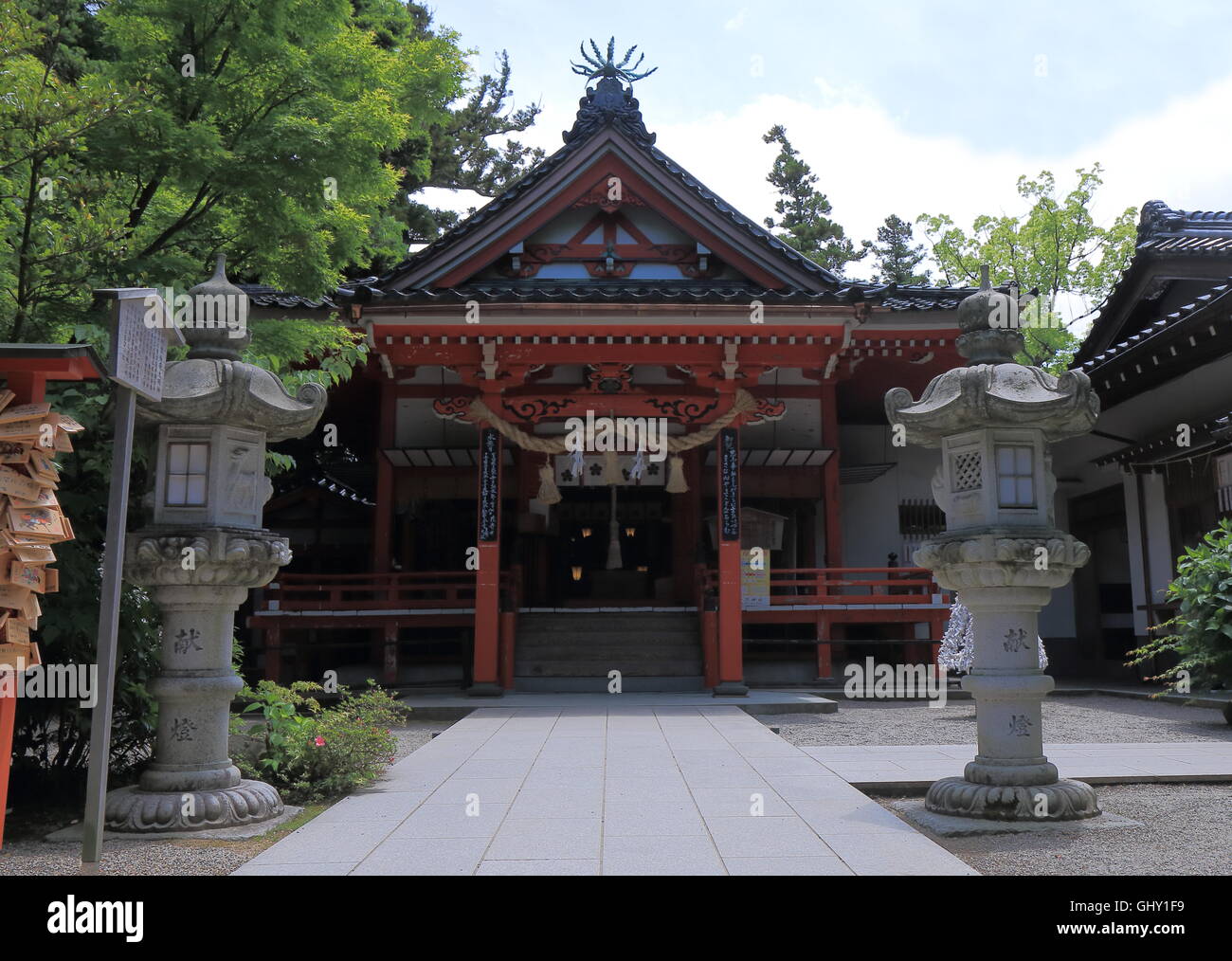 Kanazawa-Schrein in Kanazawa, Japan, befindet sich am Rande des Kenrokuen Garten und wurde 1794 erbaut. Stockfoto