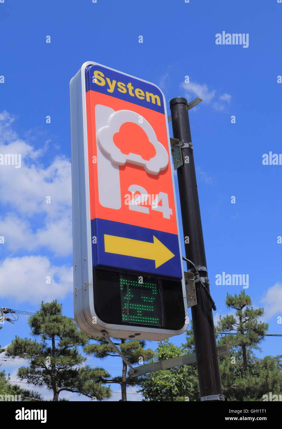 Parkplatz-Verfügbarkeit melden in Kanazawa, Japan. Stockfoto