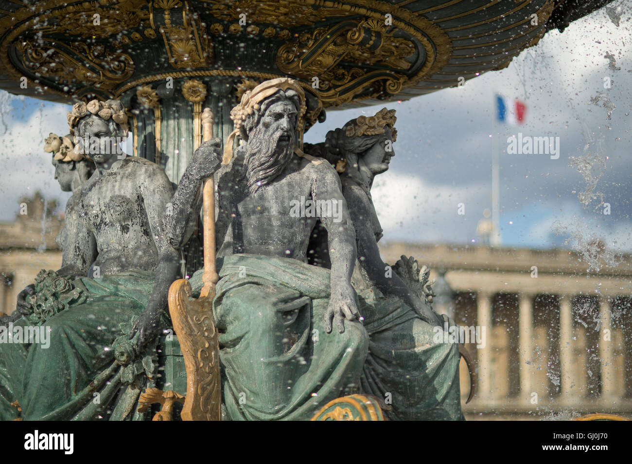 Place De La Concorde mit französischer Flagge, Paris, Frankreich Stockfoto