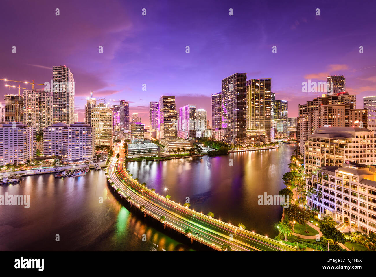 Miami, Florida, USA downtown Skyline bei Nacht. Stockfoto