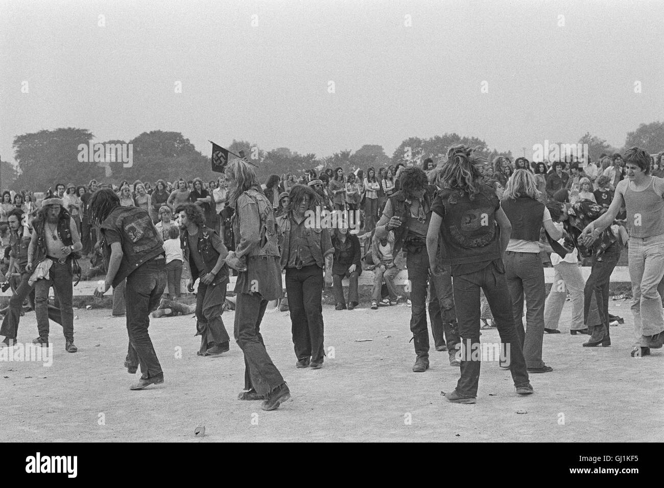 Biker in Kendal Musikfestival tanzen. 1973 Stockfoto