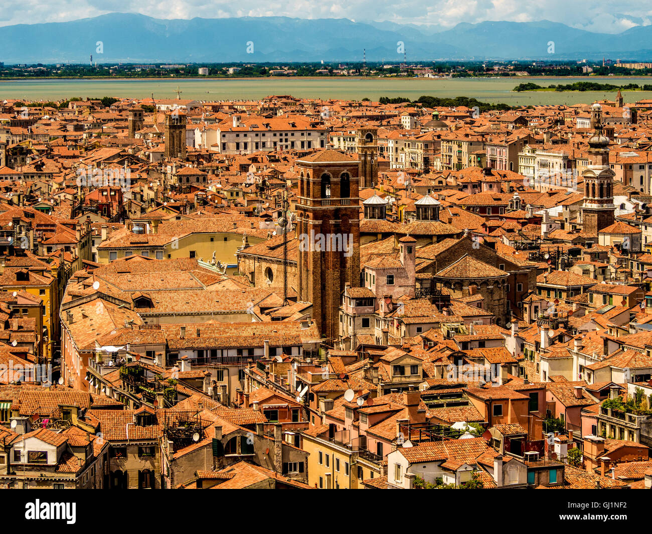 Luftaufnahme der Dächer von Venedig, Venedig, Italien. Stockfoto