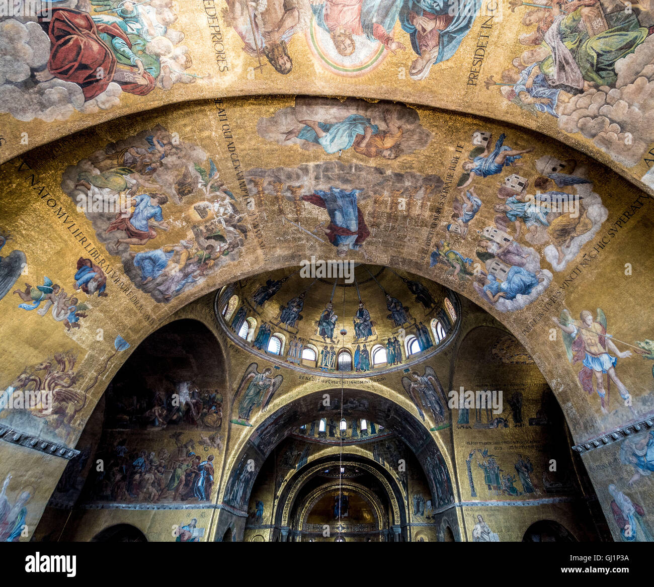 Goldene mosaikiert Deckenfresko. Str. kennzeichneten Basilica, Venedig, Italien. Stockfoto