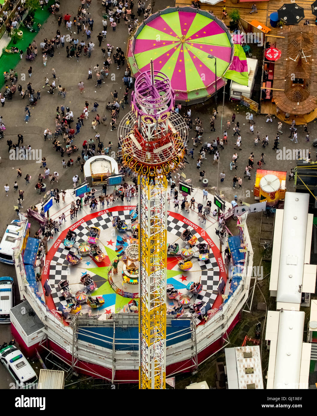 Luftaufnahme, hängen über rotierende Cranger Kirmes 2016 größten Volksfest im Ruhrgebiet, Freifall Turm, Gondel, freier Fall, Stockfoto