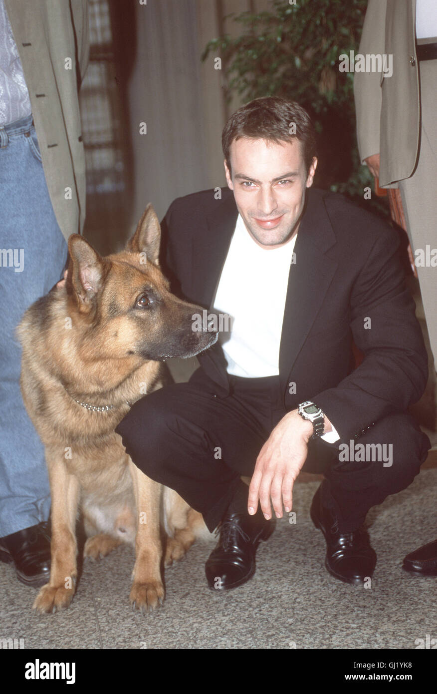KOMMISSAR REX Im Bild GEDEON BURKHARD Und Sein Treuer Gefährte