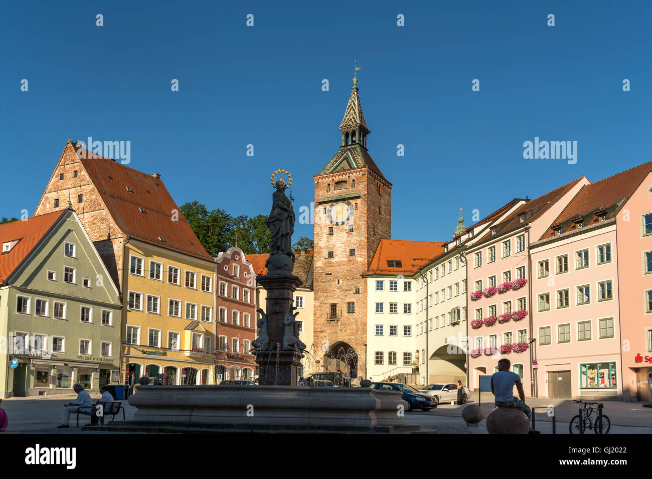 Hauptplatz der Altstadt mit Marias Brunnen und Turm Schmalzturm, Landsberg bin Lech, Oberbayern, Bayern, Ge Stockfoto