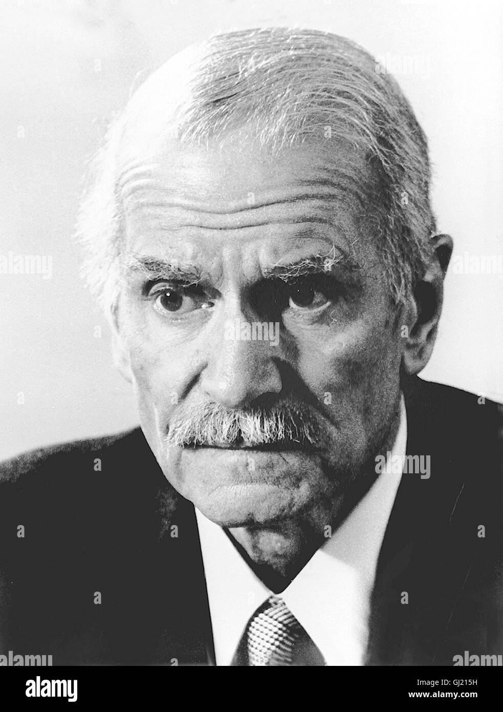 WILDGÄNSE II - Für Den Amerikanischen TV-Koch McCann Söll John Haddad Mit der Söldnertruppe "Wildgänse" Hitlers Stellvertreter Rudolf Hess (LAURENCE OLIVIER) aus Dem Spandauer Gefängnis Befreien. McCann Erhofft Sich von Einem Interview Mit Hess Höhle Medienknüller des Jahres. Regie: Peter Hunt aka. Wildgänse II Stockfoto