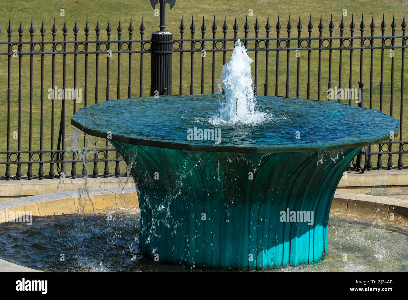 Brunnen im Sonnenlicht Stockfoto