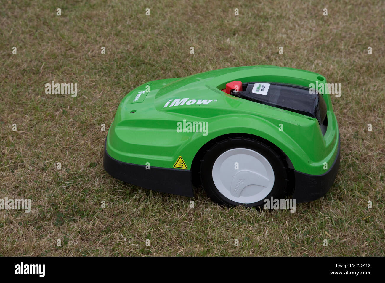 Grün viking Mi422p imow Roboter Rasenmäher Schneiden von Gras countryfile  live Blenheim uk Stockfotografie - Alamy