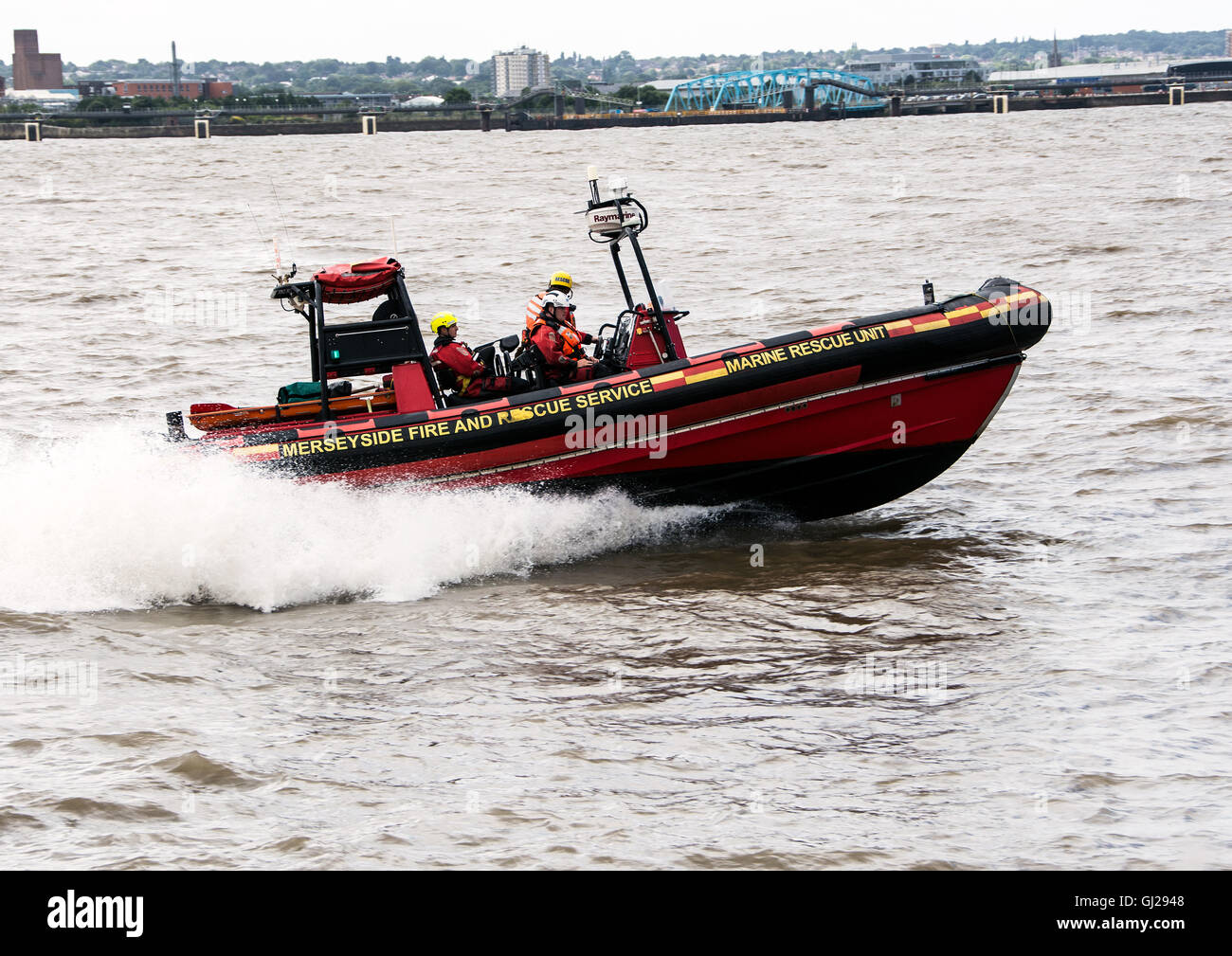 Merseyside Feuerwehr Boot auf dem Fluss Mersey Stockfoto