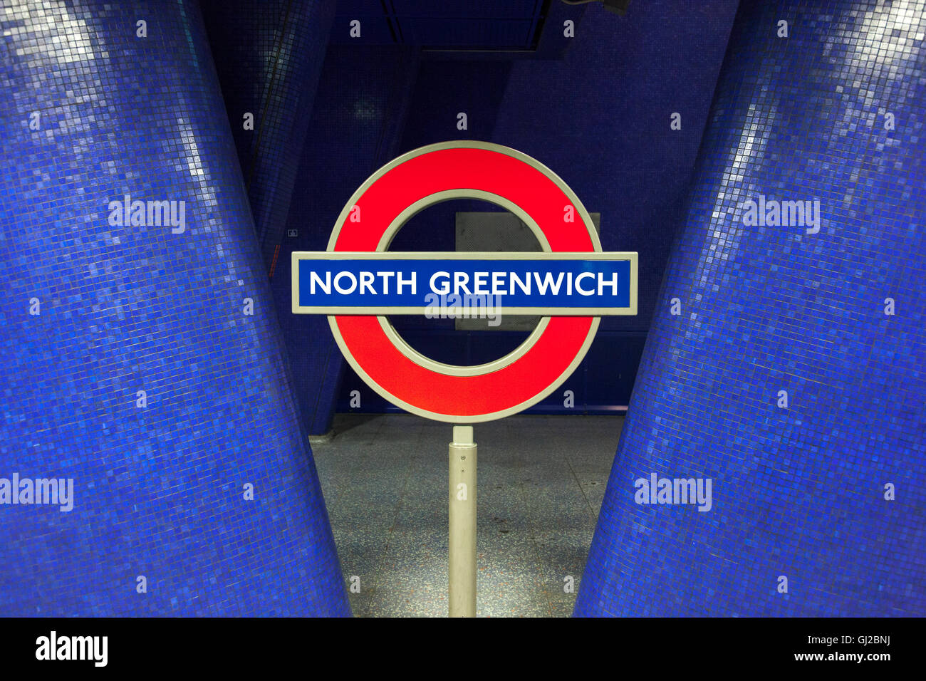North Greenwich u Schild am North Greenwich u-Bahnstation Plattform, London, UK Stockfoto