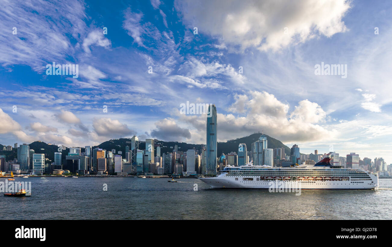 Kreuzfahrt im Hafen von Victoria von Hong Kong Stockfoto