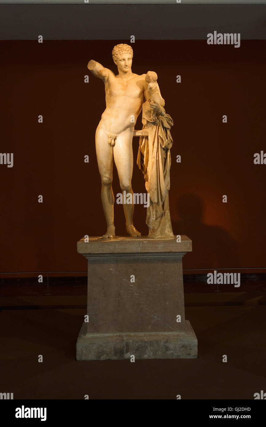 Hermes-Statue mit Kleinkind Dyonisus in das archäologische Museum von Olympia. Stockfoto