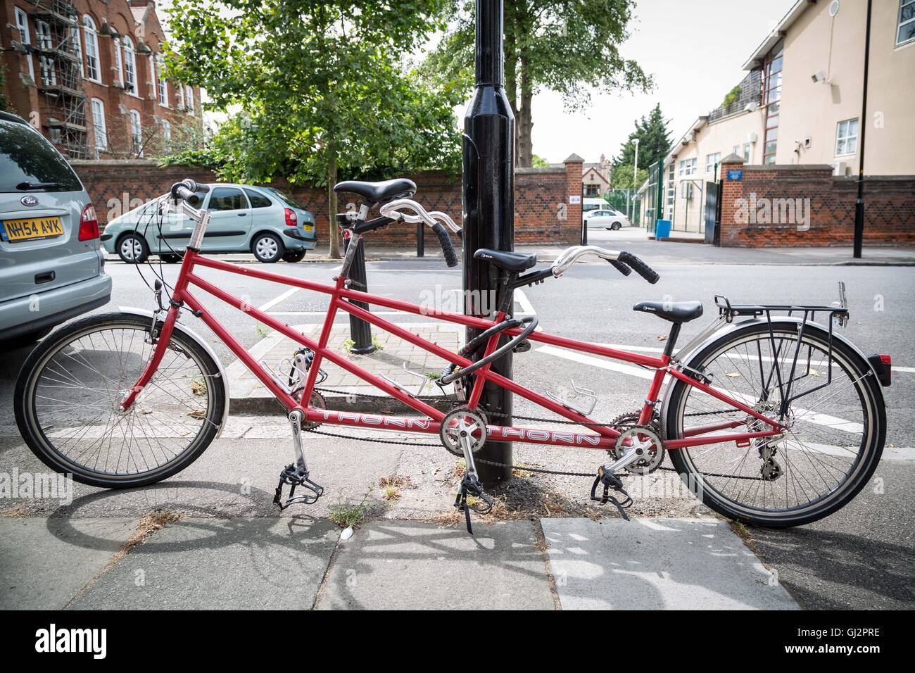 Ein Triplett-Zyklus gesehen auf den Straßen von Süd-London, UK. Stockfoto