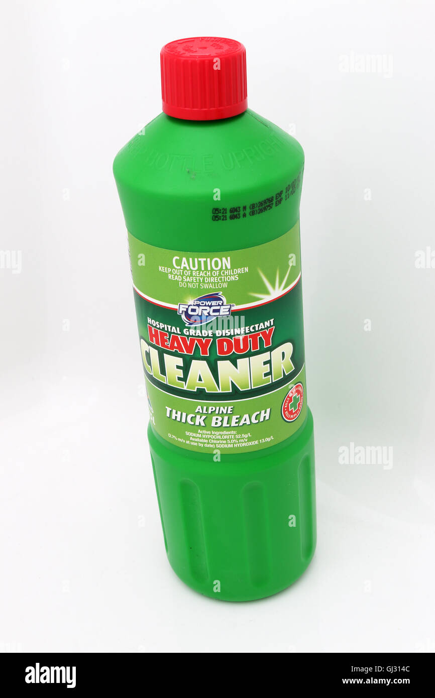 Aldi Australien Haushalt Produkt, Bleichmittel in grüne Plastikflasche auf weißen Hintergrund Stockfoto