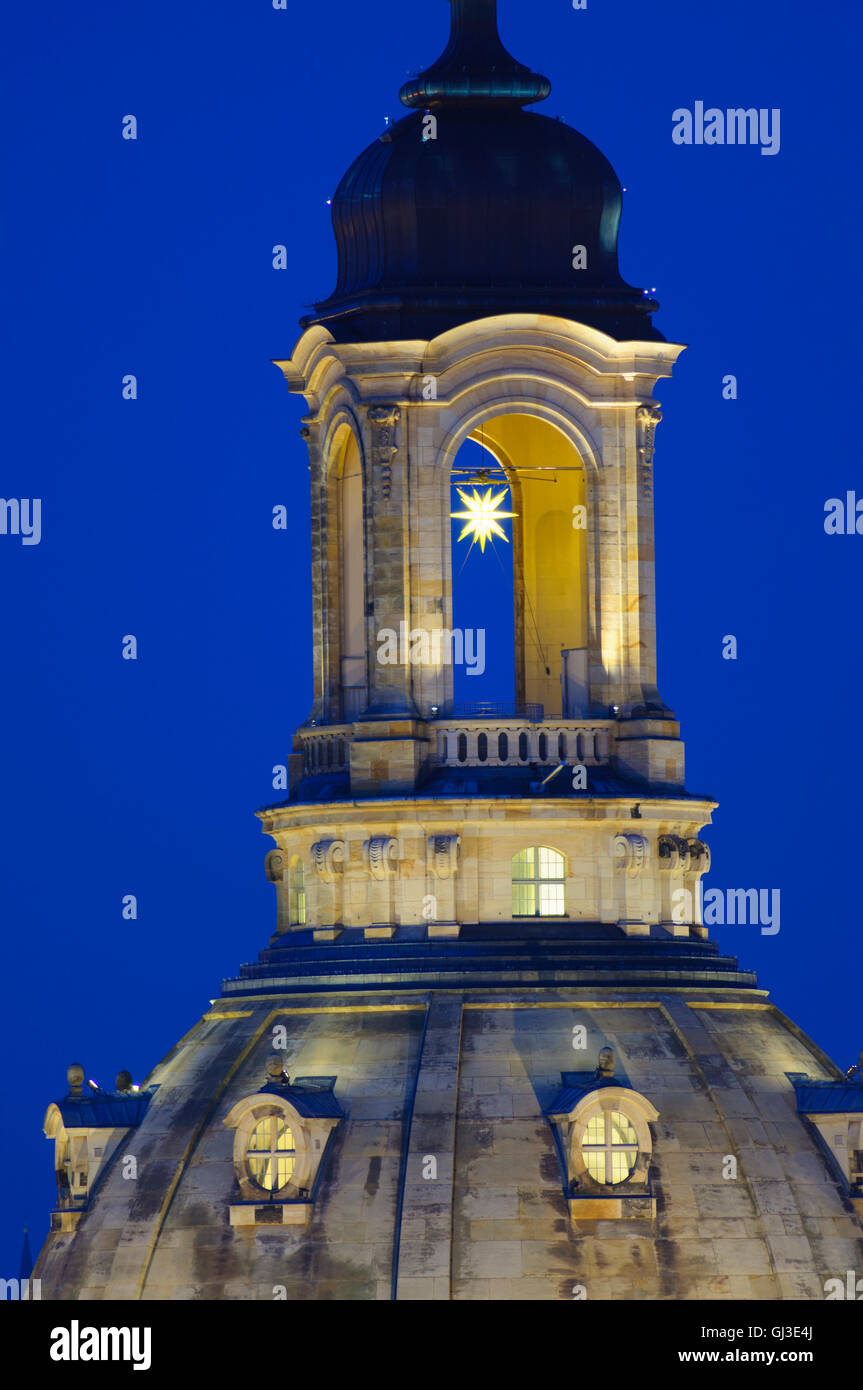 Dresden: Laterne Frauenkirche Kirche mit mährischen Sterne Weihnachten, Sachsen, Sachsen, Deutschland, Stockfoto