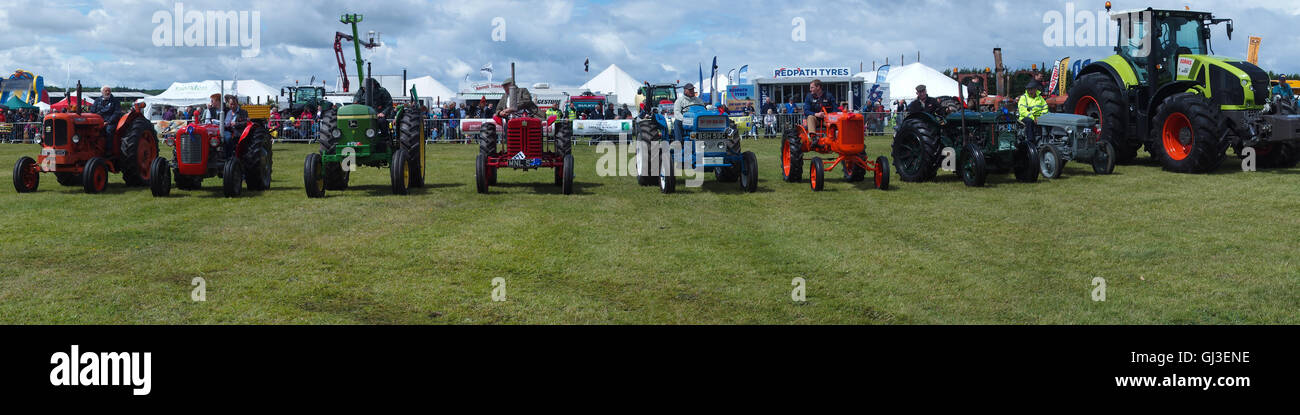 Oldtimer Traktor Display, Main Ring, Haddington Show, East Fortune, East Lothian Stockfoto
