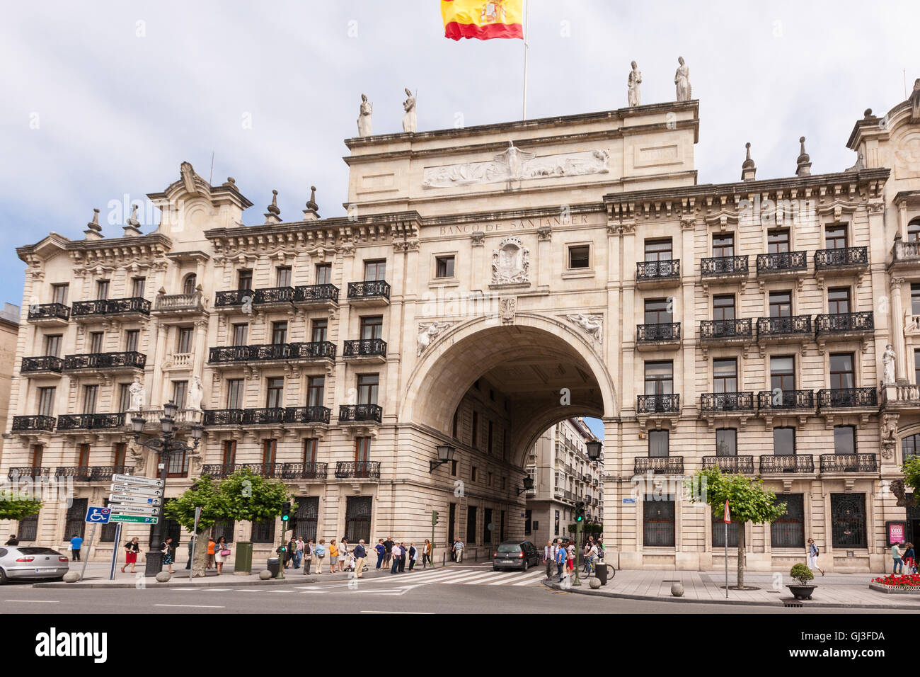 Main, Sitz, Main, Zweig, Büro, von der Bank von Santander, Banco de Santander Fassade. Kantabrien, Spanien, Europa, Europäischen, Stockfoto