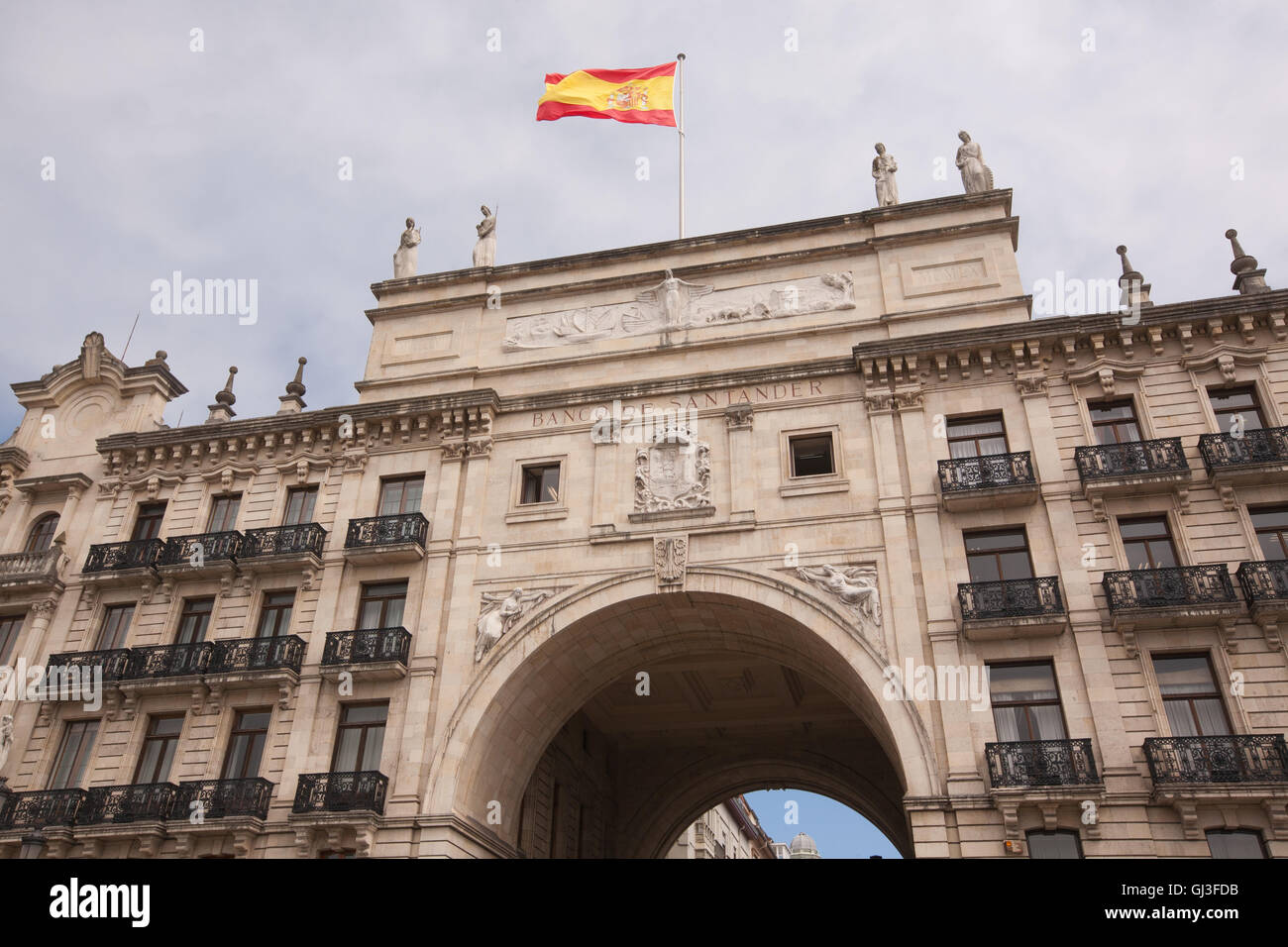 Main, Sitz, Main, Zweig, Büro, von der Bank von Santander, Banco de Santander Fassade. Kantabrien, Spanien, Europa, Europäischen, Stockfoto