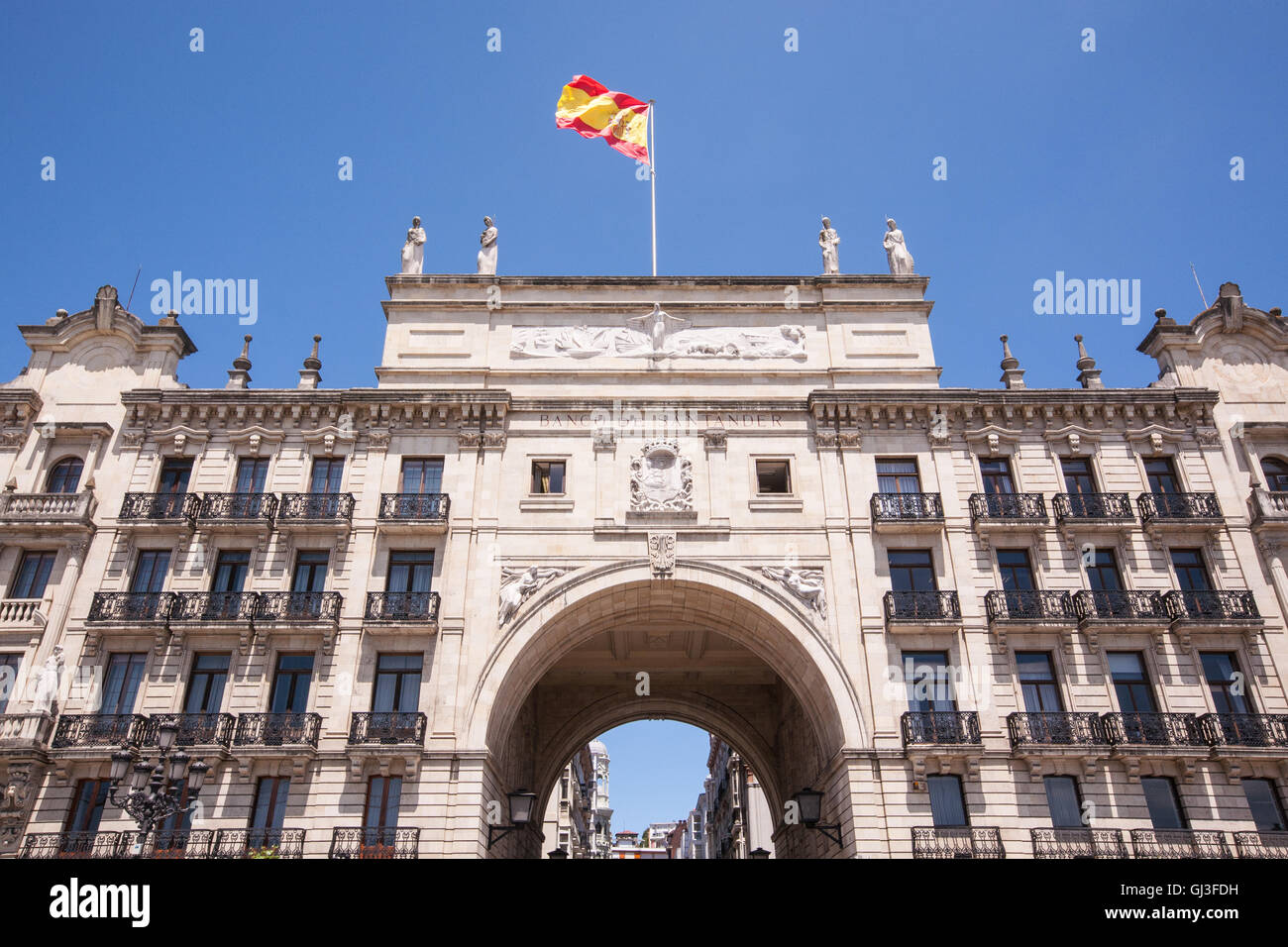 Main, Sitz, Main, Zweig, Büro, von der Bank von Santander, Banco de Santander Fassade. Kantabrien, Spanien, Europa, Europäischen, Stockfoto
