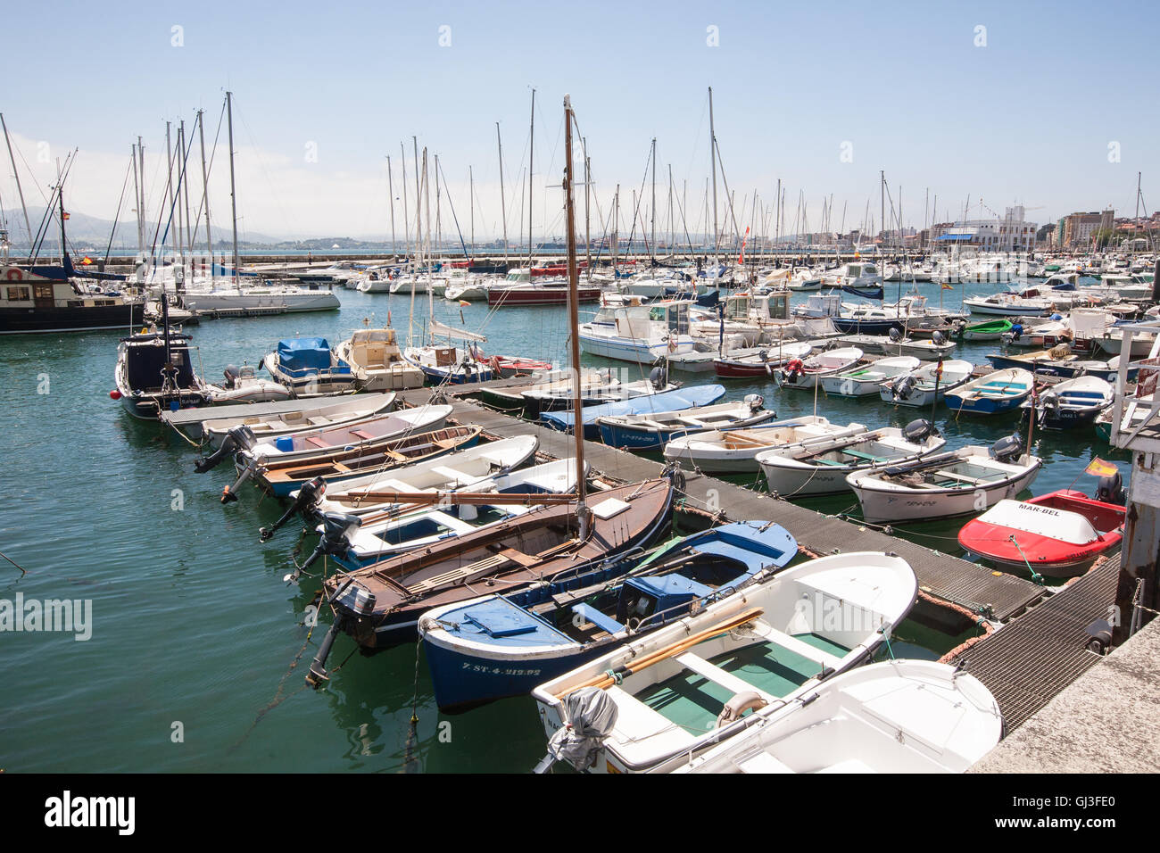 Spanischer Hafen In Marokko 5 Buchstaben Spanischer hafen und hafen -Fotos und -Bildmaterial in hoher Auflösung