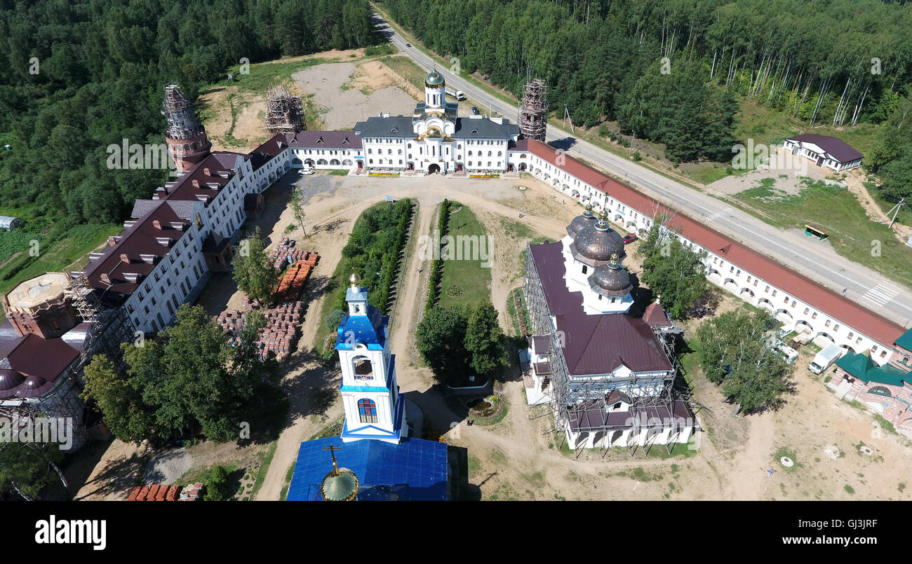 Luftaufnahme von Agios Nikolaos Frauen Kloster am Solba River, Jaroslawl, Russland Stockfoto