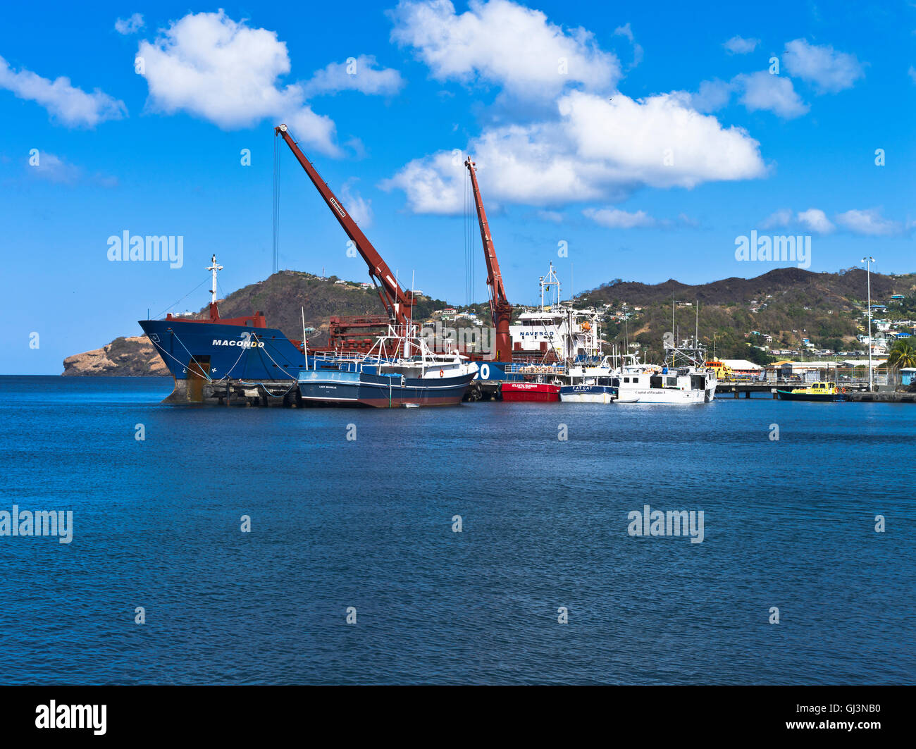 dh Kingstown St. VINCENT Karibik festgemacht Frachtschiff geschäftige Stadt Verladehafen Stockfoto