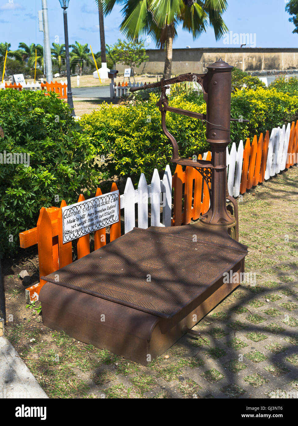dh Scarborough TOBAGO Karibik alten kolonialen Bräuche Versand Waage wiegen Maschine Fort George Stockfoto