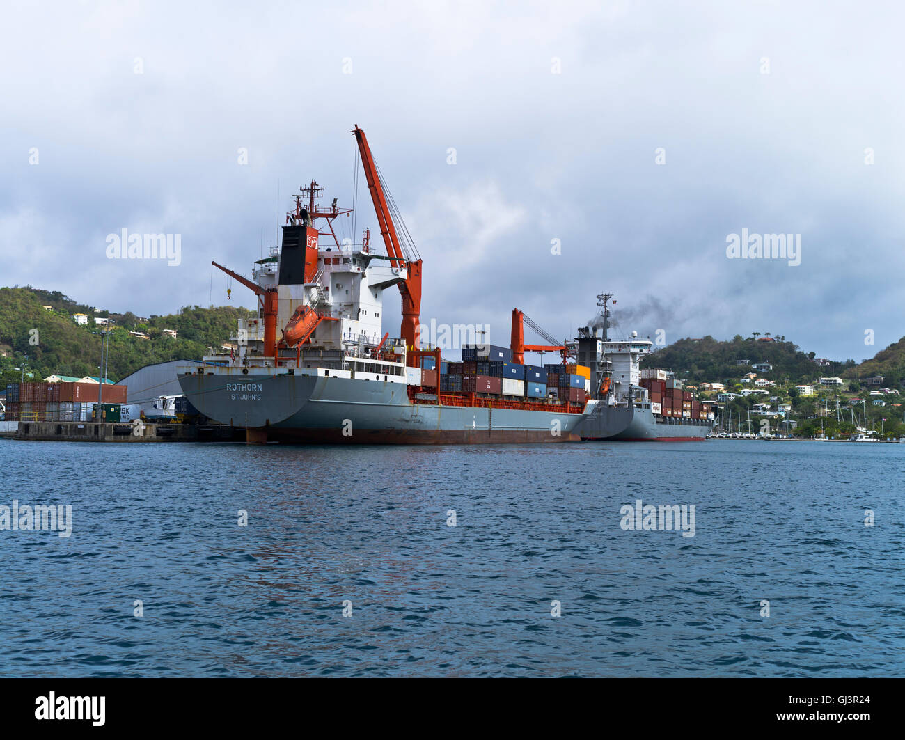 dh St George GRENADA CARIBBEAN Cargo Container-Schiffe laden entladen Hafen von St. George-Schiffes Stockfoto