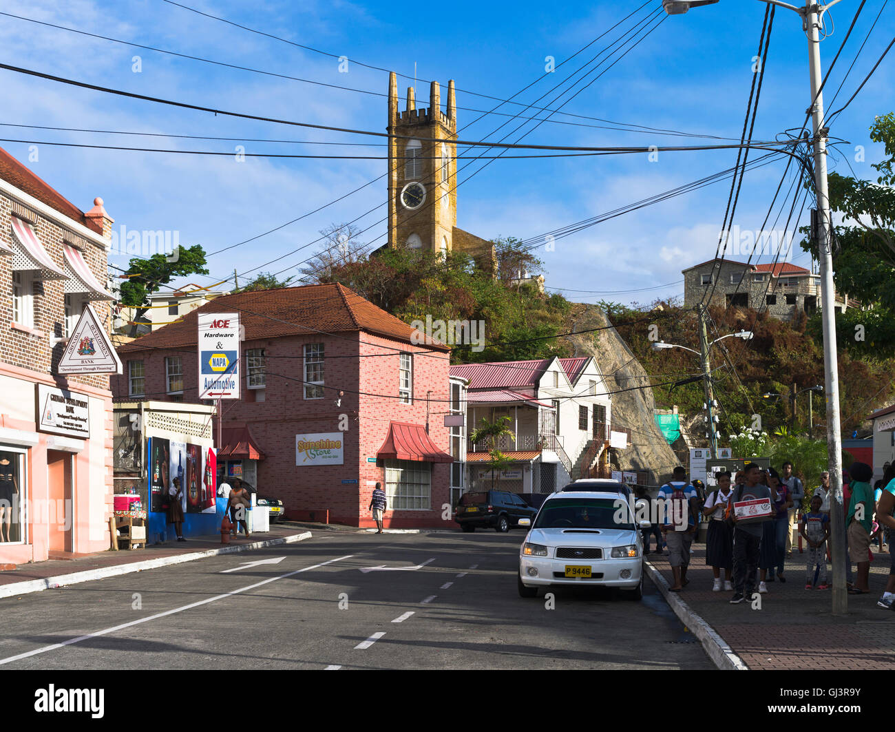dh St George GRENADA CARIBBEAN Street Szene Stadtgebäude Kirche Stockfoto