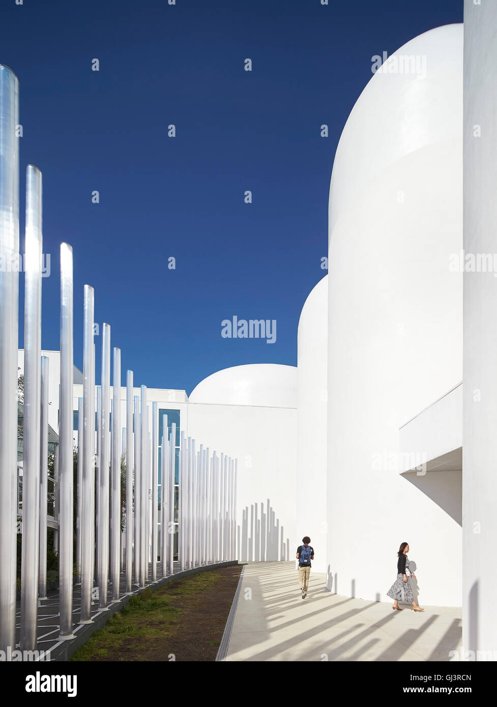 Perspektive auf äußere Korridor. Mailand EXPO 2015, Korea Pavillon, Mailand, Italien. Architekt: BCHO Architekten, 2015. Stockfoto