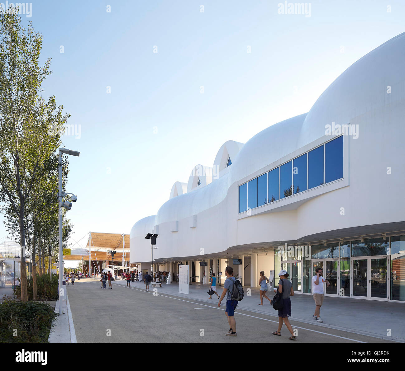 Perspektive der Fassade am EXPO-Gelände. Mailand EXPO 2015, Korea Pavillon, Mailand, Italien. Architekt: BCHO Architekten, 2015. Stockfoto
