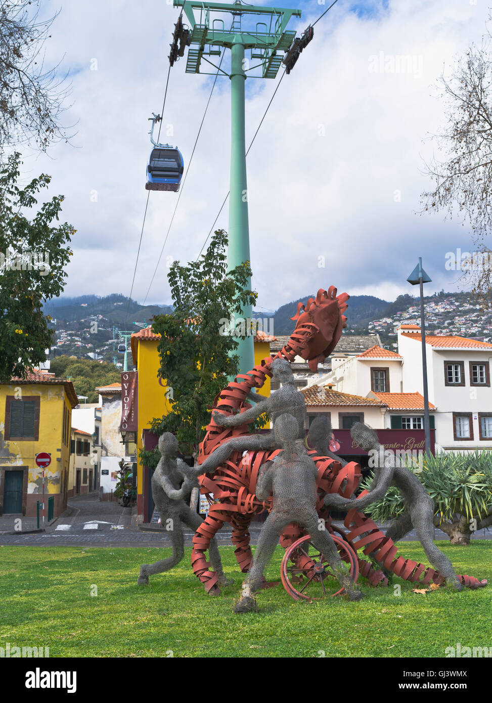 Dh Zone Velha Funchal Madeira mit der Seilbahn nach Monte Metallarbeiten Skulptur auto Zona Stockfoto