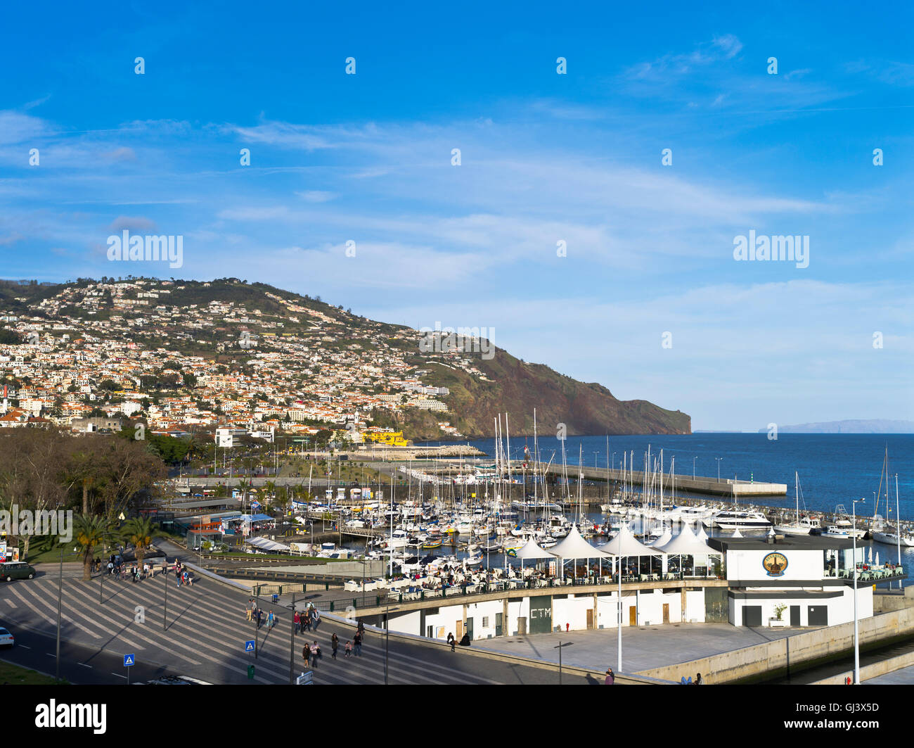 dh Funchal Hafen FUNCHAL MADEIRA Küste Funchal Yachthafen Hafen Yachten Boote Bucht Stockfoto