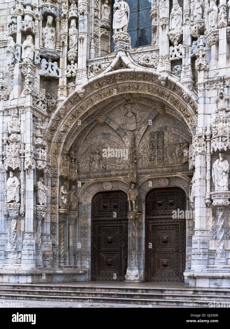 Dh Belem LISSABON PORTUGAL kunstvollen Schnitzereien Türen Hieronymus-Kloster in Lissabon Stockfoto