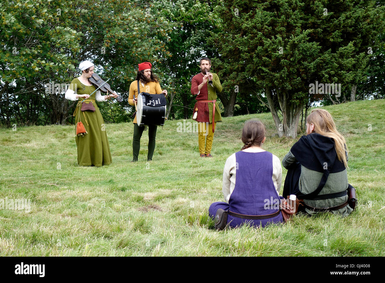 Mittelalterliche Musik Trio Band führt im freien Stockfoto