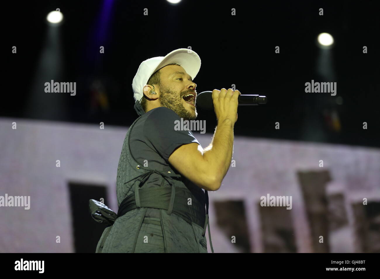 Betley, Cheshire, UK. 12. August 2016. Will Young tritt bei Betley Court Farm als Teil der Betley Konzerte. Will Young bestätigte vor kurzem als Kandidat auf der BBCs 2016 Strictly Come Dancing. Bildnachweis: Simon Newbury/Alamy Live-Nachrichten Stockfoto