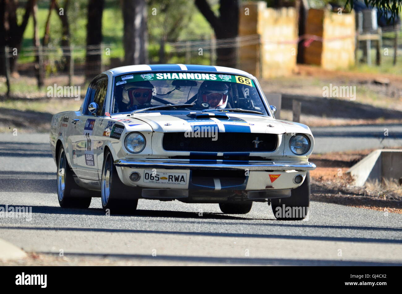 Perth West Australia.13th August 2016 konkurrierenden Auto auf der Straße kommen. Targa West Rallye teams dritten Tag Rallye Rennen um Landstädte und in Perth Stadt im Wettbewerb mit Wertungsprüfungen über vier Tage.  Stanley/Alamy live News Stockfoto