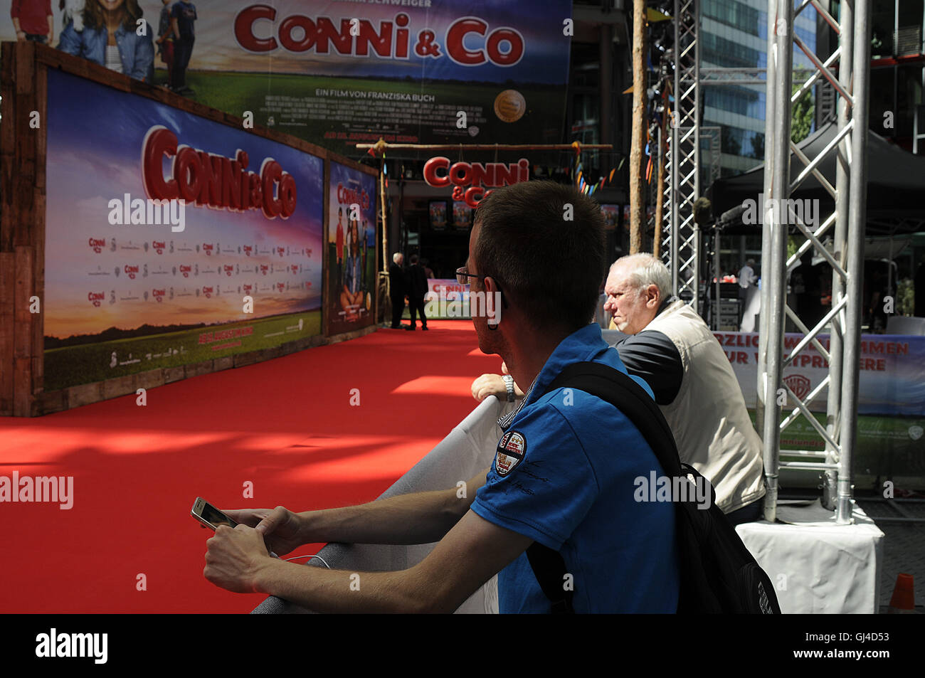 Berlin, Deutschland. 13. August 2016. Berlin - Germany_ 13 August 2016-Vorbereitung Ed Teppich am Potsdamer Platz für die Ankunft des deutschen Films Star heute Premier Connie & Co film für /Photo. Francis Joseph Dean/Deanpictures. Bildnachweis: Francis Joseph Dean/Deanpictures/Alamy Live-Nachrichten Stockfoto