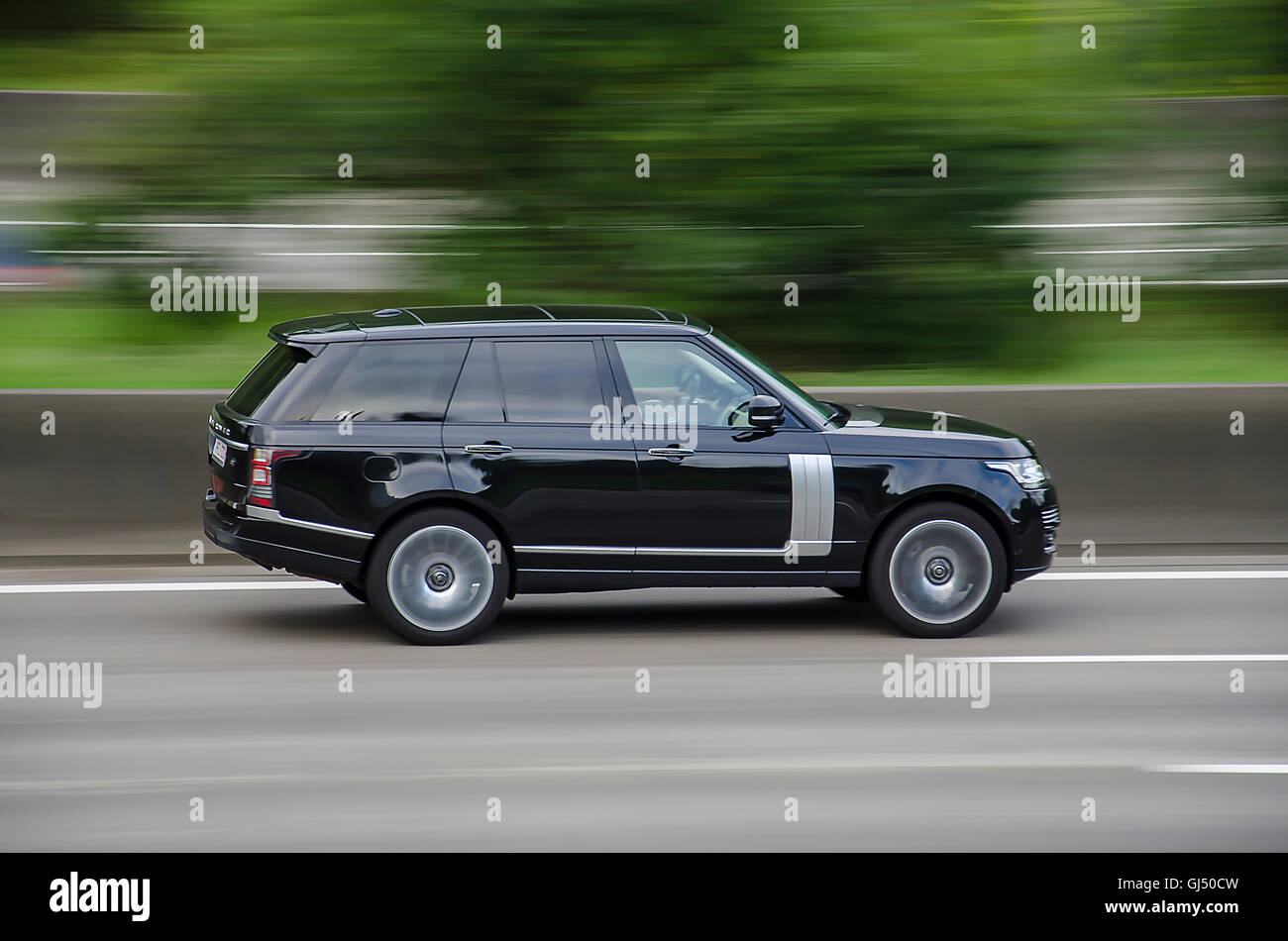 Black range rover sport -Fotos und -Bildmaterial in hoher Auflösung – Alamy