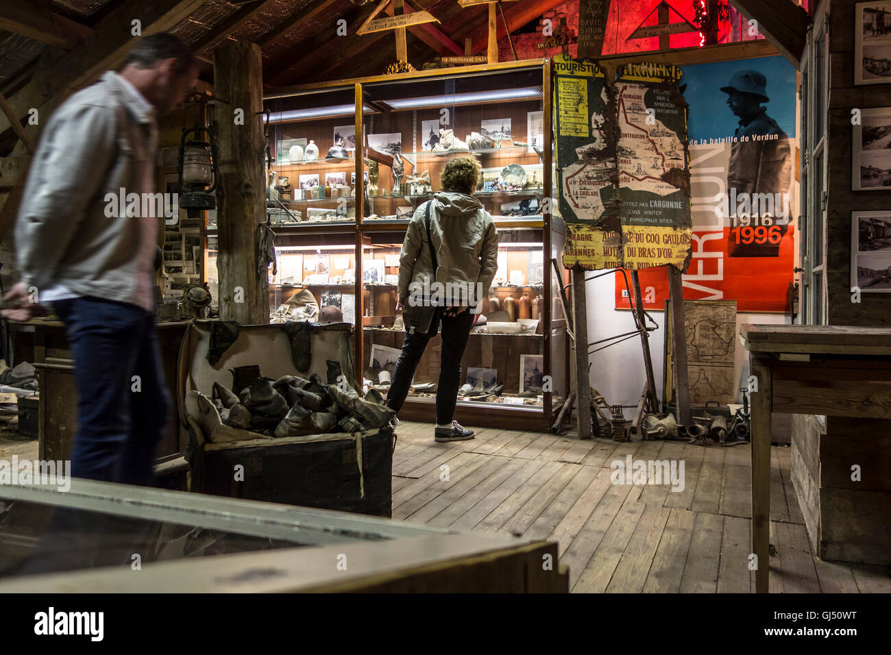 Besucher in Romagne 14 18, Erster Weltkrieg Museum in Romagne-Sous-Montfaucon, Lothringen, Frankreich Stockfoto
