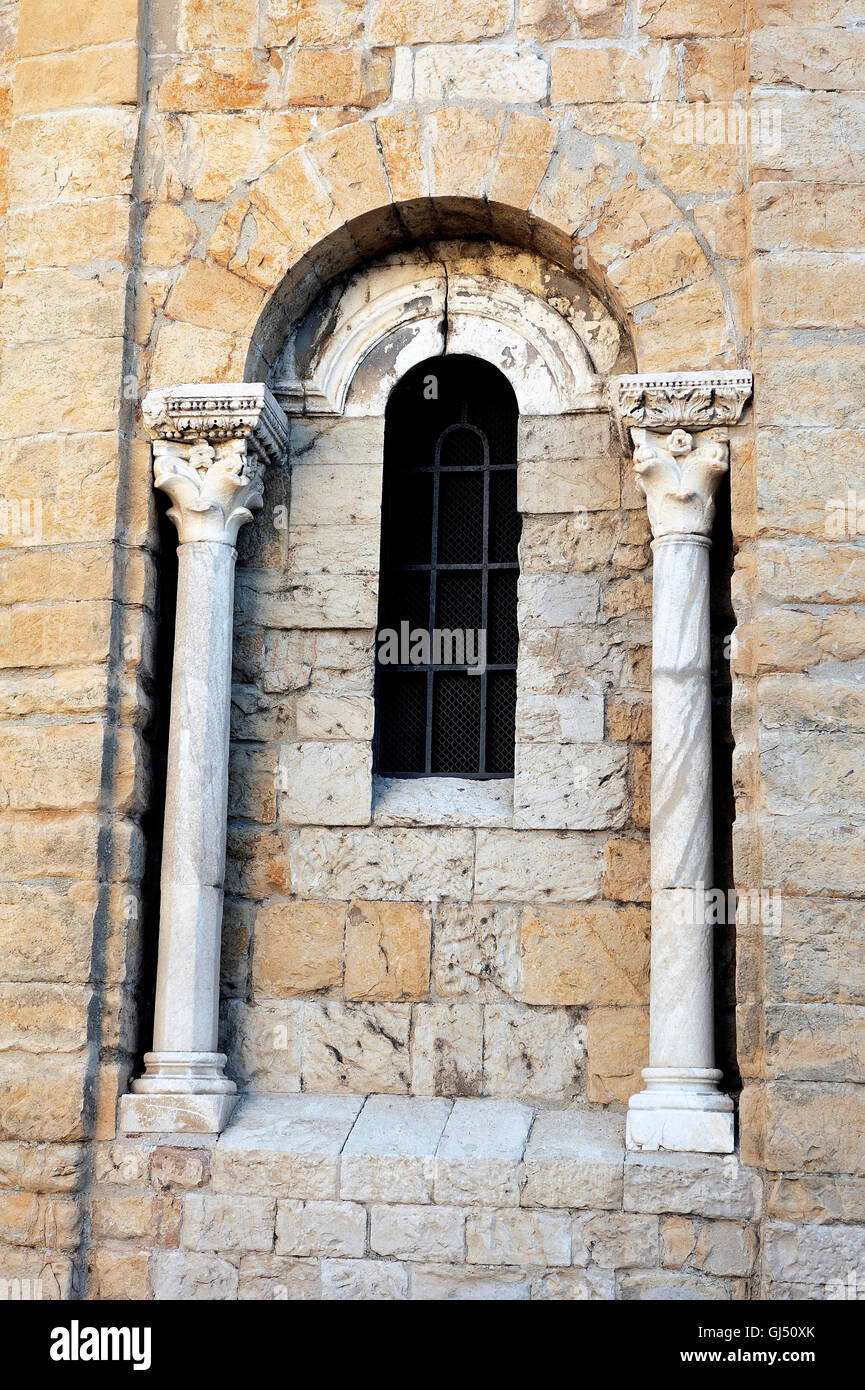Architektonisches Detail von die Kirche von Saintes-Maries-de-la-Mer in der Camargue. Stockfoto