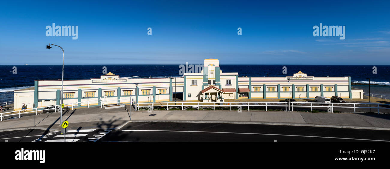 Die Art-Deco-Fassade der Newcastle Stadtrat Ozean Bäder in Australien. Stockfoto