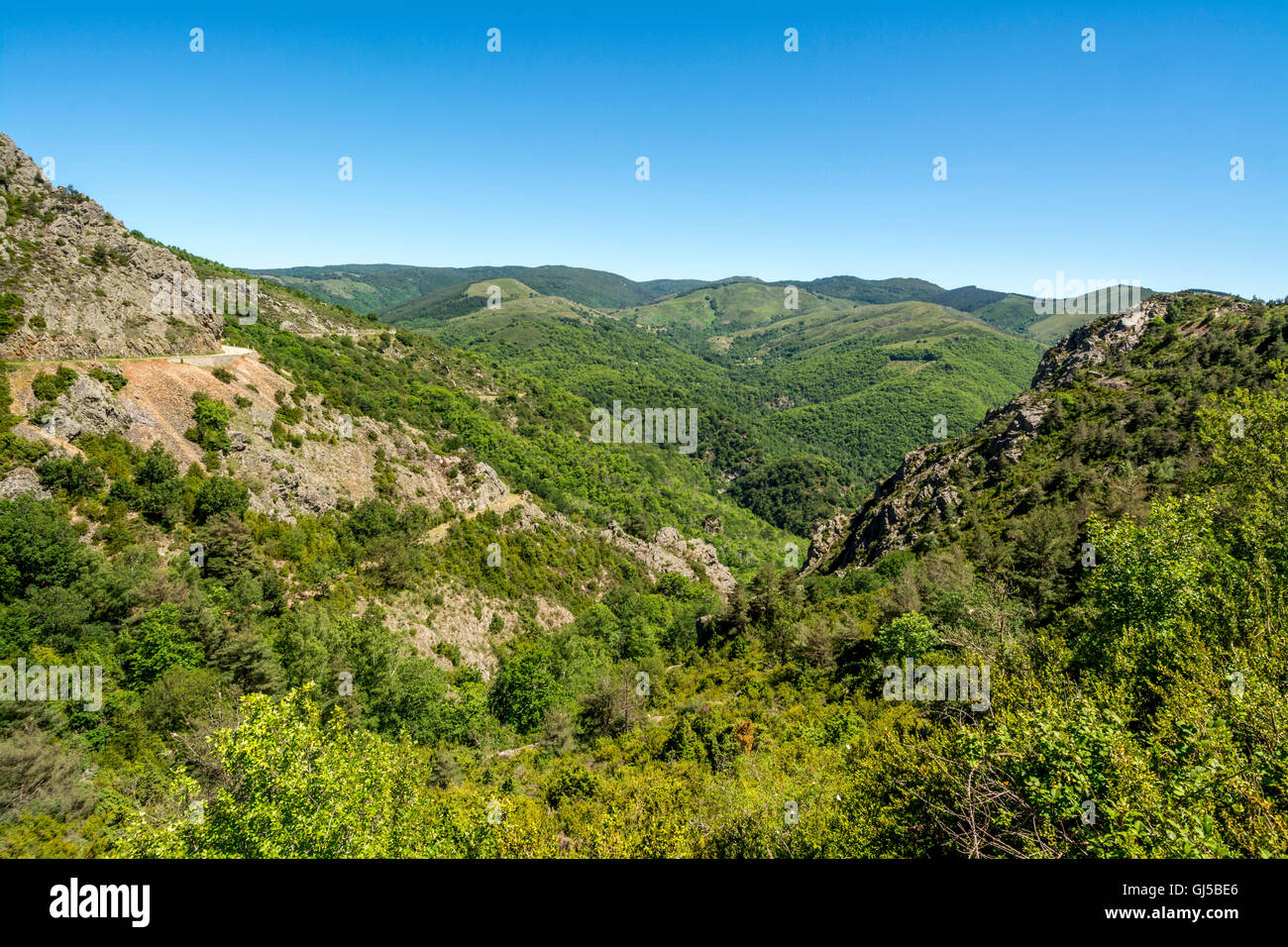 Tal der Dourbie in der Nähe von Dorf Dourbies. Gard. Frankreich. Europa Stockfoto