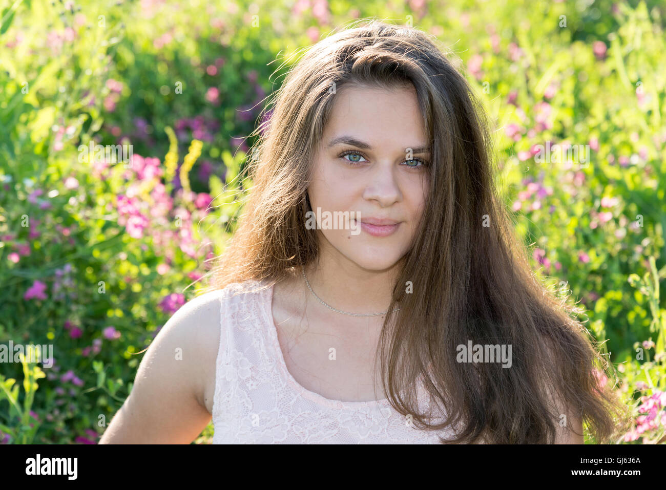 Hübsch 16 jahre -Fotos und -Bildmaterial in hoher Auflösung – Alamy