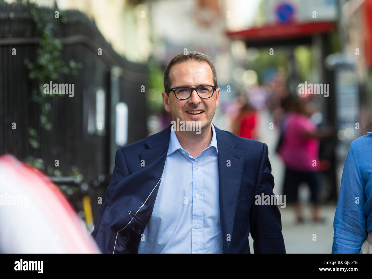 Arbeitsrechtlichen Führung Herausforderer, Owen Smith kommt, um einen Vortrag in Mittel-London.He ist Jeremy Corbyn schwierig. Stockfoto