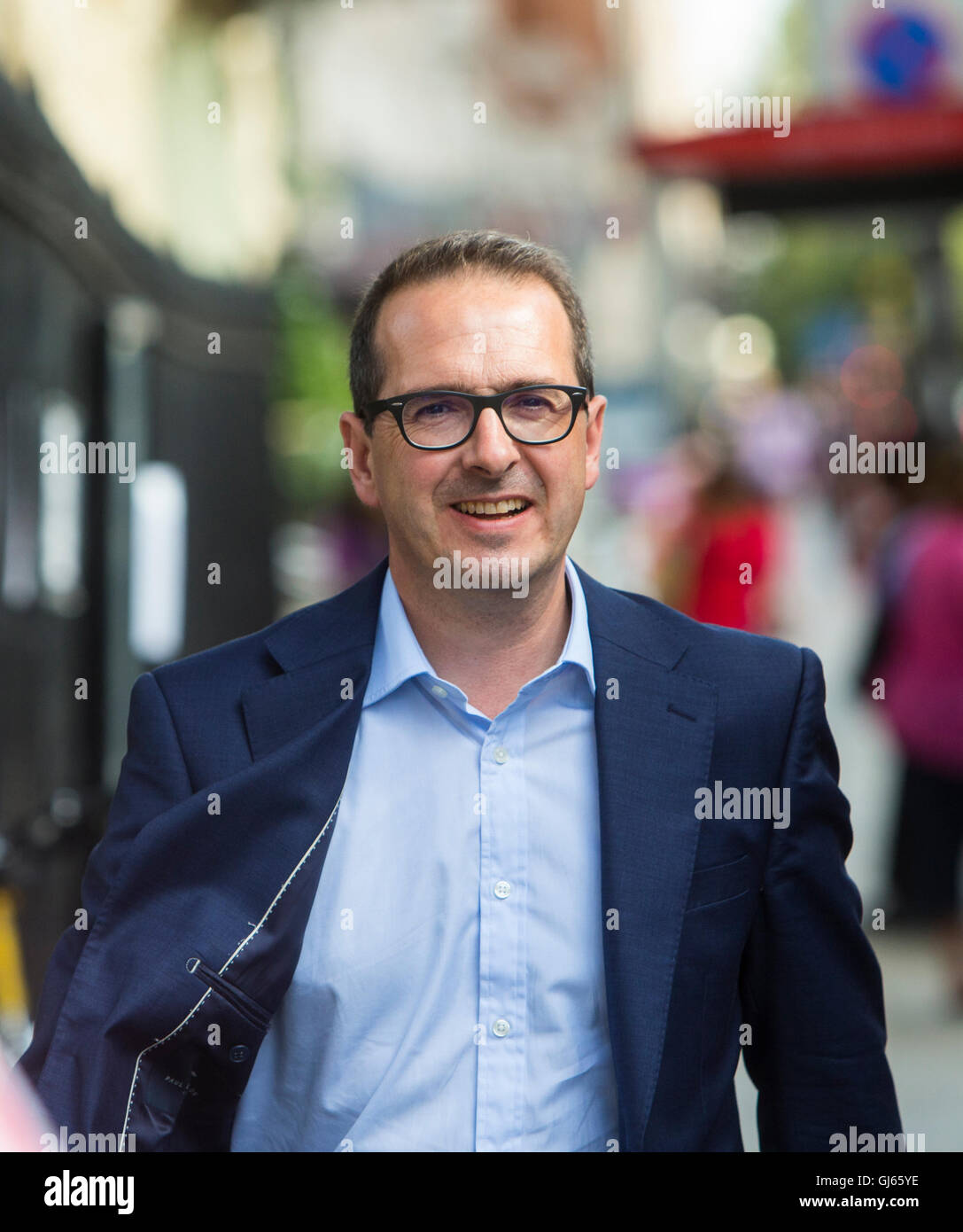 Arbeitsrechtlichen Führung Herausforderer, Owen Smith kommt, um einen Vortrag in Mittel-London.He ist Jeremy Corbyn schwierig. Stockfoto