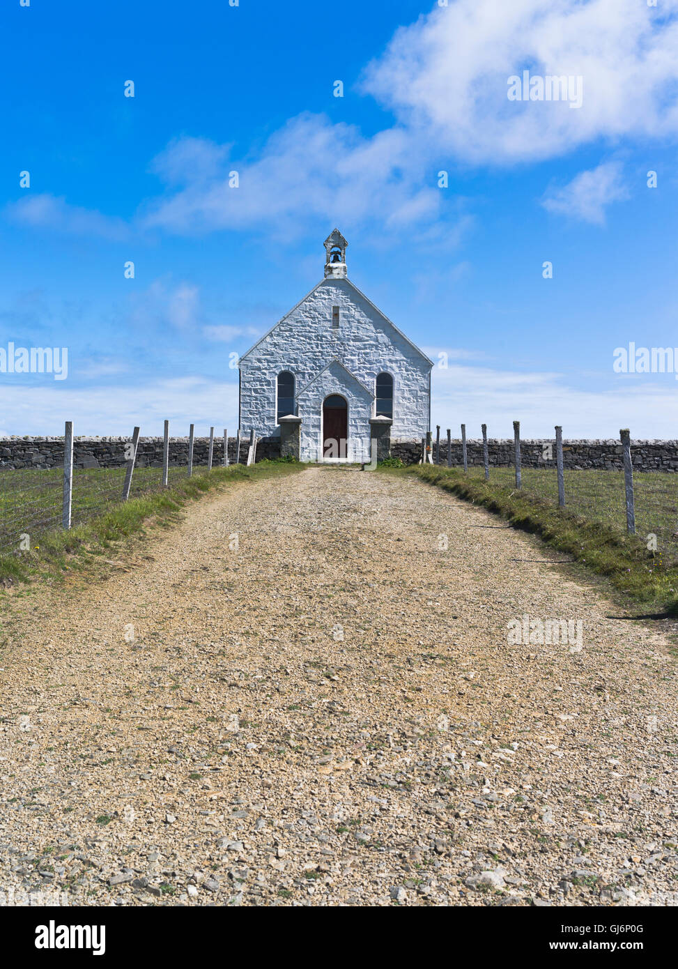 dh FAIR ISLE SHETLAND White gewaschen außen Kirchengebäude Stockfoto