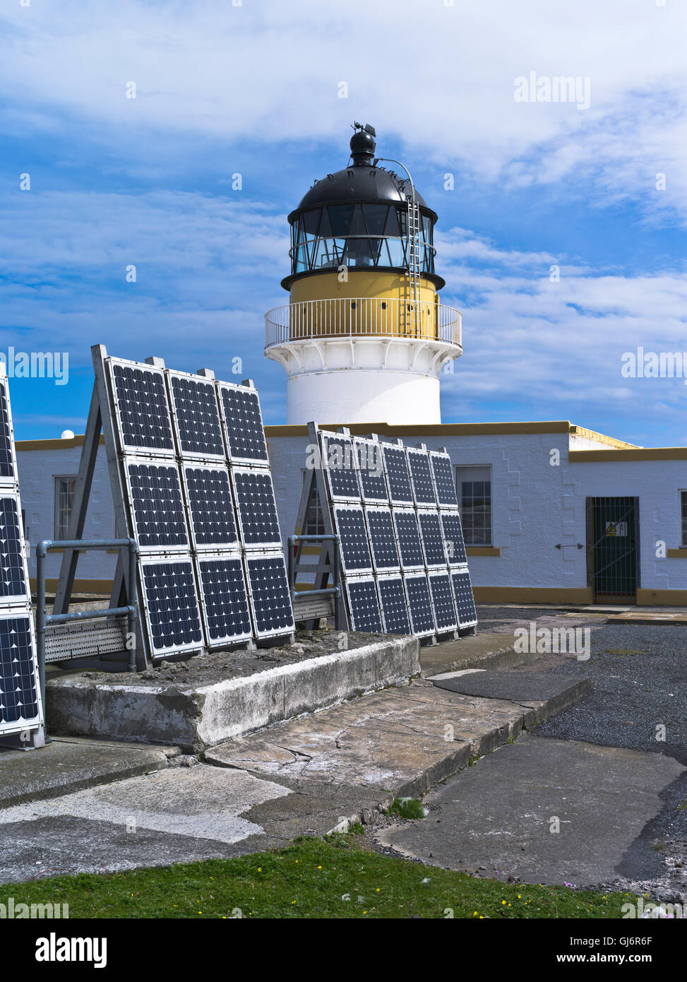 dh North Lighthouse FAIR ISLE SHETLAND Solarzellen Lichthausgebäude Schottland Photovoltaik-Panel uk Leuchttürme pv-System Stockfoto
