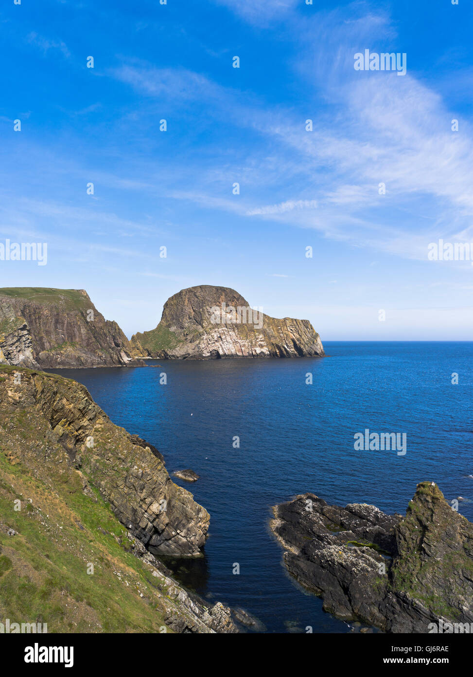 dh Sheep Rock Vaasetter FAIR ISLE SCHOTTLAND INSELN großes Meer Stapeln Sie die Heelors Landschaft scottish Coast National Trust Island Stockfoto